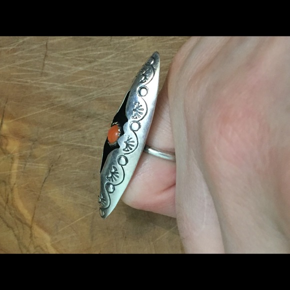Vintage shadowbox silver coral ring by Navajo Val Tsosie - Picture 6 of 7